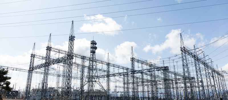 Ile zaoszczędzą Polacy na zamrożonych cenach prądu?