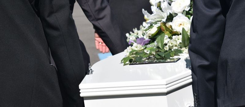 Rekordowa liczba pochówków, koszty pogrzebu w górę