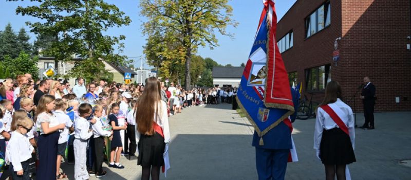 SP 17 w Rudzie Śląskiej w nowym budynku