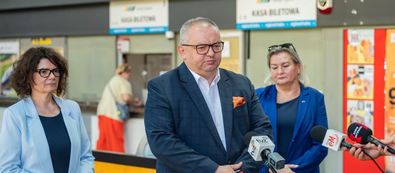 Nowe kasy na zabrzańskim dworcu – Koleje Śląskie i Intercity łączą siły