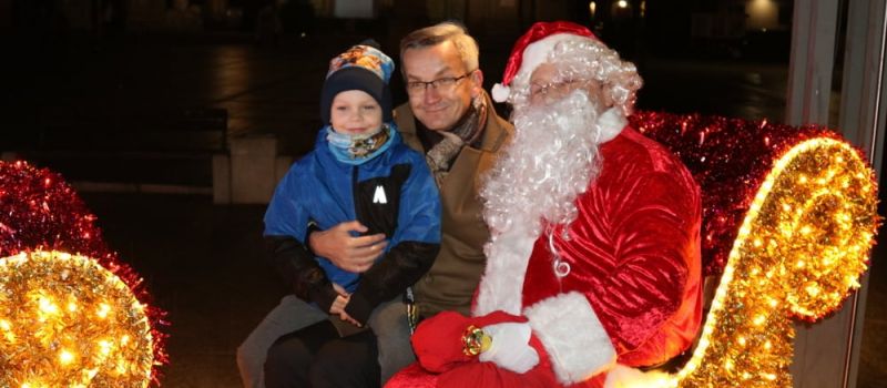 Impreza ze świętym Mikołajem na Placu Jana Pawła II