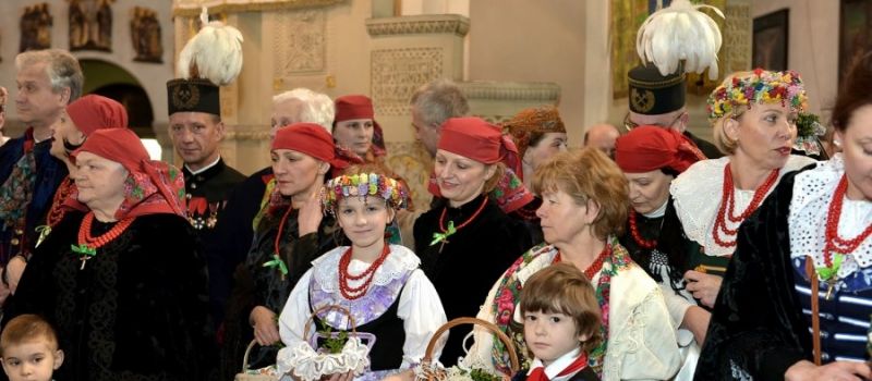 Wielkanocne święcenie pokarmów na ludowo w Bytomiu