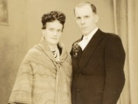 Helena Golus i Paweł Tobór (ślub 18.11.1946r. w Radzionkowie, mieli 2 dzieci Annę i Ryszarda)